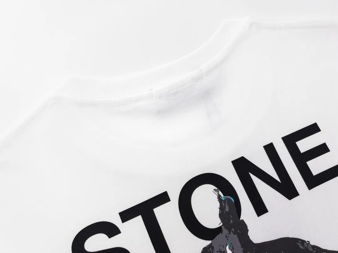 W655#P110💰 [Stone lsland/Stone Island summer new dark turbid compass printed pattern short-sleeved T-shirt] ⚠️[Original creation, high control of details] - Made of 260 grams of combed cotton, 32 count double yarn, soft and comfortable to the touch, sweat-absorbent and breathable. - Simple, basic and versatile style, original quality, the first choice for couples. - Made in a large factory, four needles and five threads on the shoulder, neatly routed, high quality workmanship. - Same style for men and women. Very versatile, one piece for everyone, details are clearly visible. Color: Black White Size: M L